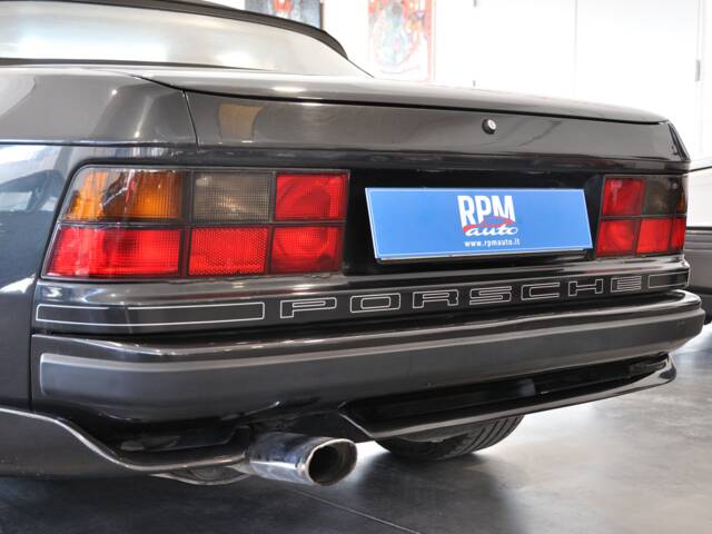Porsche 944 S2