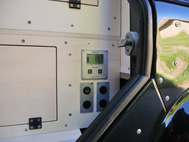 Land Rover Defender 110