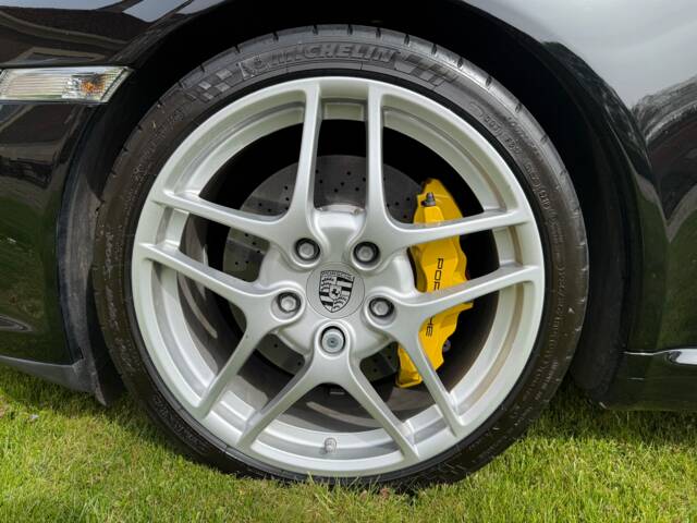 Porsche 911 Carrera