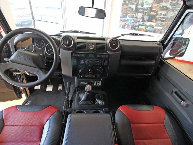 Land Rover Defender 90 Heritage