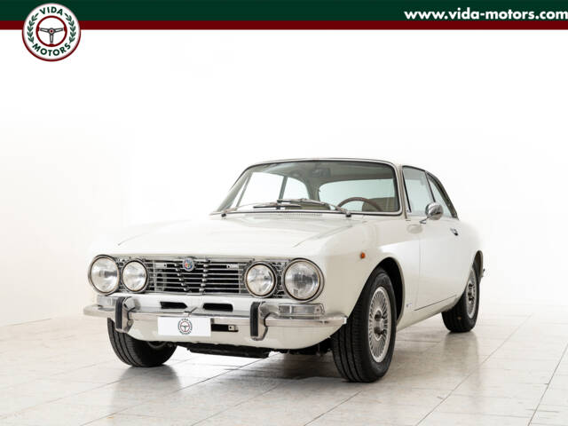 Image 1/22 of Alfa Romeo 2000 GT Veloce (1973)