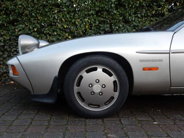 Porsche 928 S