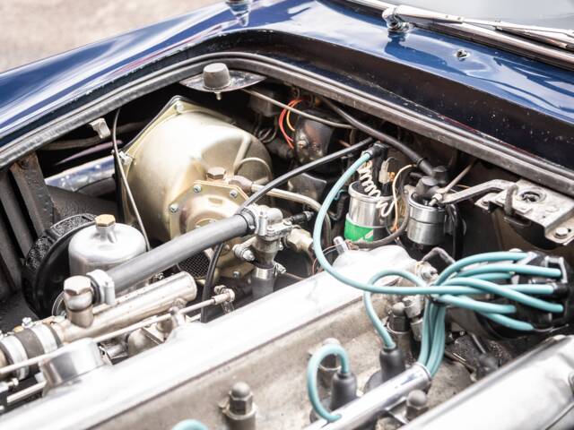 Aston Martin DB 4