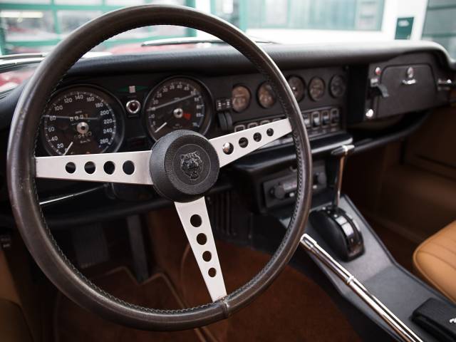 Jaguar E-Type V12 (2+2)