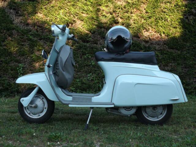 Innocenti Lambretta J50