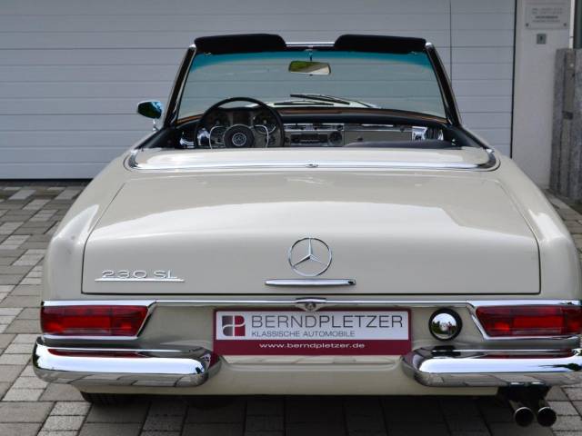 Mercedes-Benz 230 SL