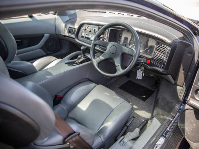 Jaguar XJ 220