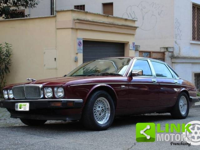 For Sale: Daimler XJ 3.6 (1988) offered for AUD 9,861