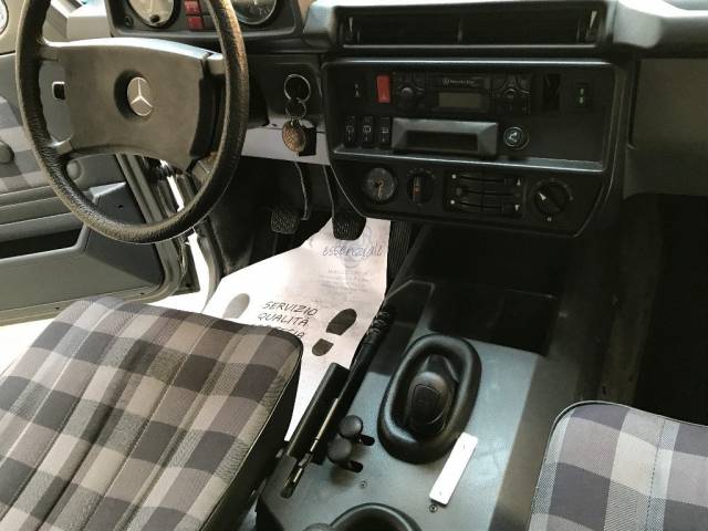 Mercedes-Benz 200 GE (SWB)