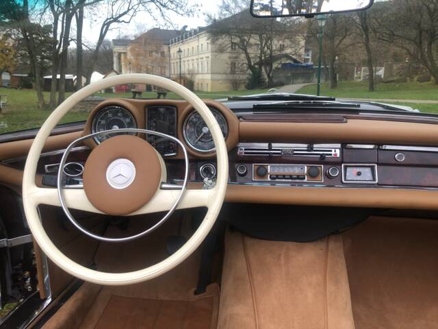 Mercedes-Benz 280 SE