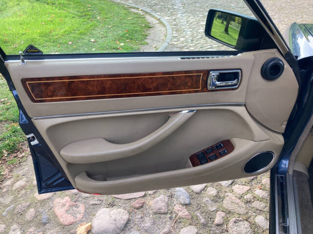 Jaguar XJ12 6.0