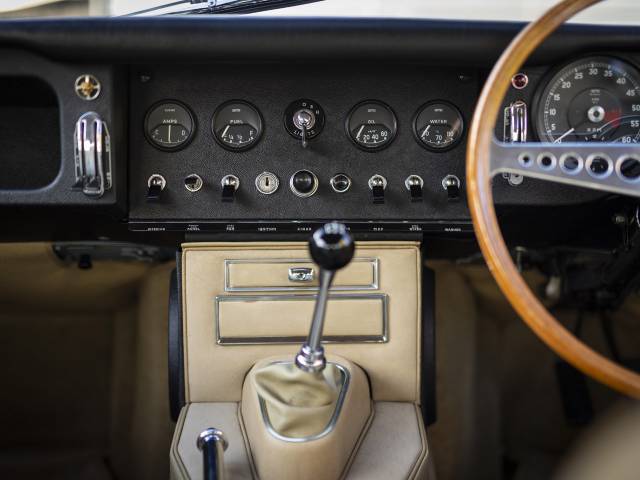 Jaguar E-Type 4.2