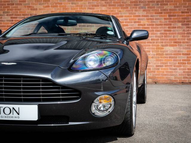 Aston Martin V12 Vanquish S
