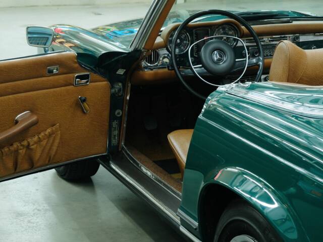Mercedes-Benz 280 SL