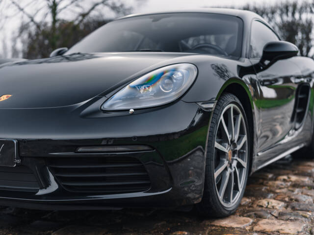 Porsche 718 Cayman T