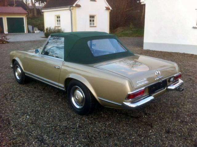 Mercedes-Benz 230 SL