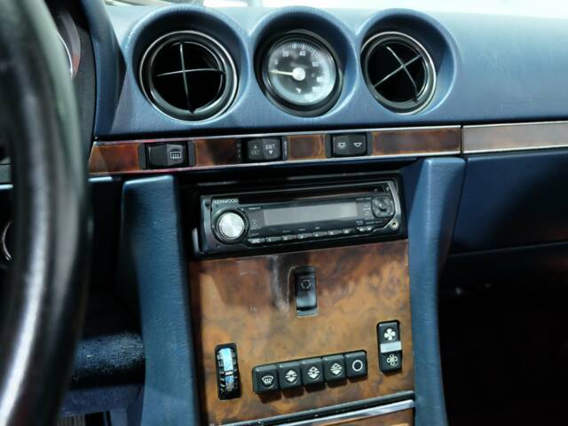 Mercedes-Benz 560 SL
