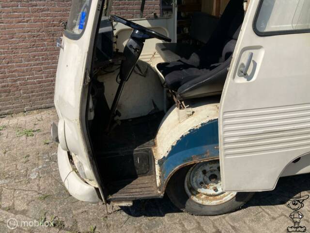 Peugeot J7