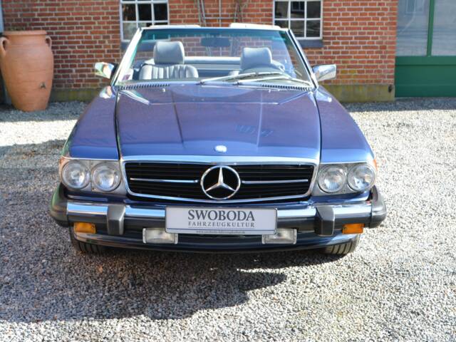 Mercedes-Benz 560 SL