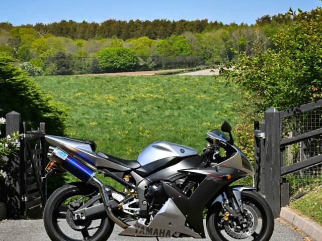 Yamaha YZF-R1