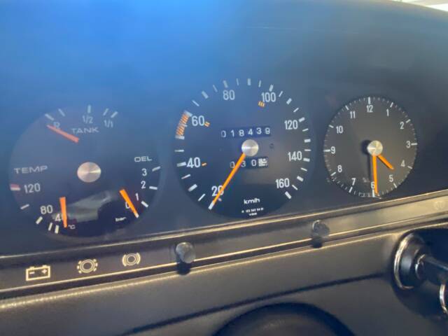 Mercedes-Benz 200 D