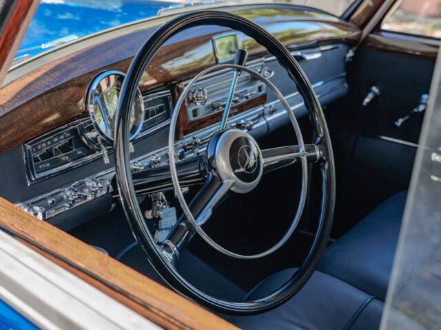 Mercedes-Benz 300
