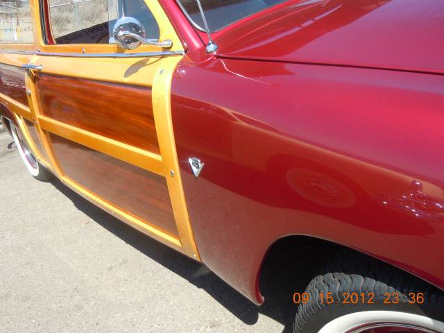 Ford Custom DeLuxe Country Squire