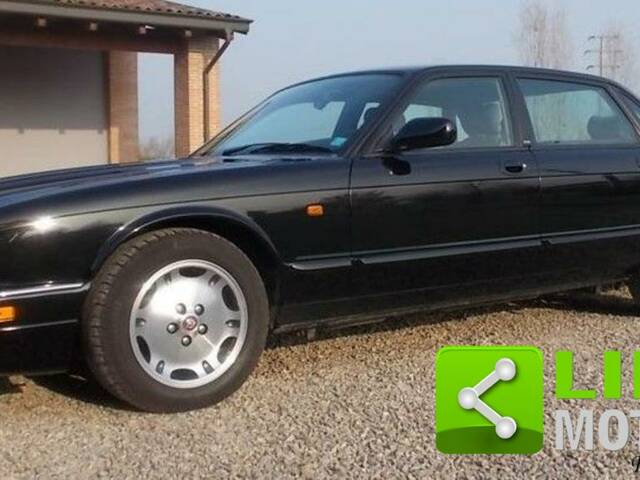 Imagen 1/7 de Jaguar XJ6 Sport 3.2 (1995)