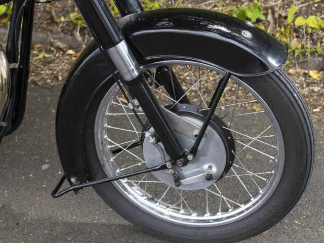BSA B 33