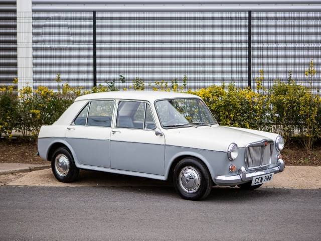 Image 1/20 of MG 1100 (1964)