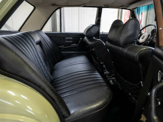 Mercedes-Benz 250 S