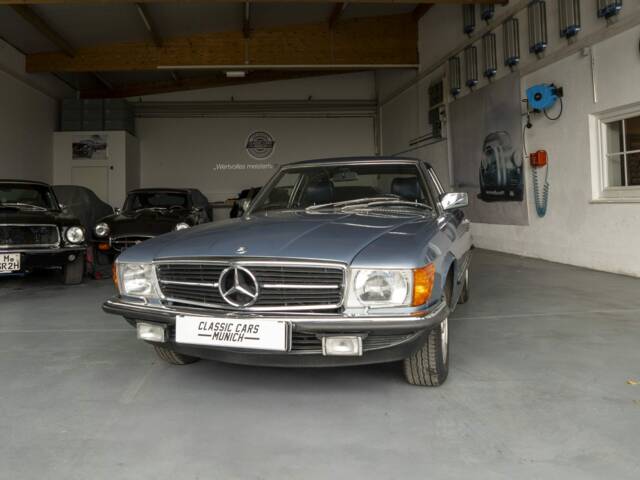 Afbeelding 1/33 van Mercedes-Benz 500 SL (1985)