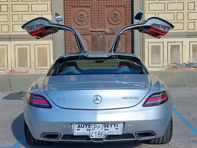 Mercedes-Benz SLS AMG