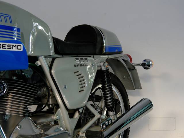 Ducati 900 SS