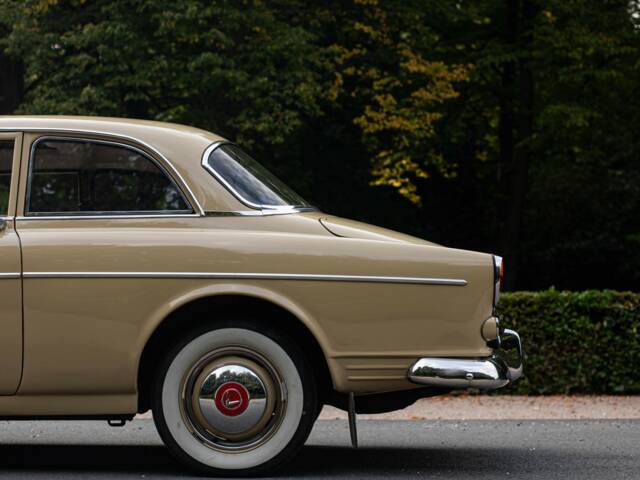 Volvo P 121