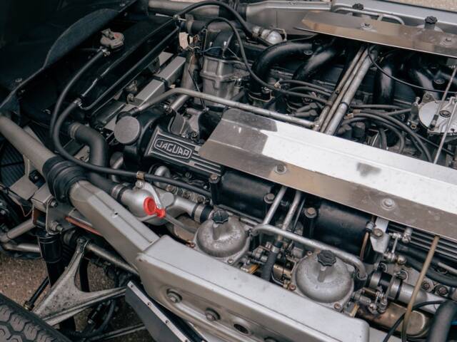 Jaguar E-Type V12 (2+2)
