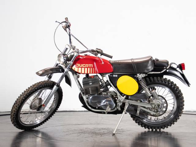 Immagine 1/15 di Ducati DUMMY (1976)