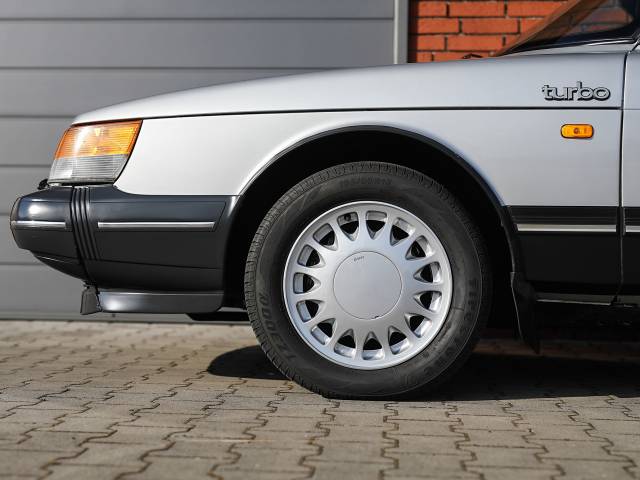 Saab 900 Turbo 16V