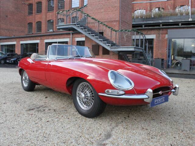 Imagen 1/17 de Jaguar E-Type 4.2 (1966)