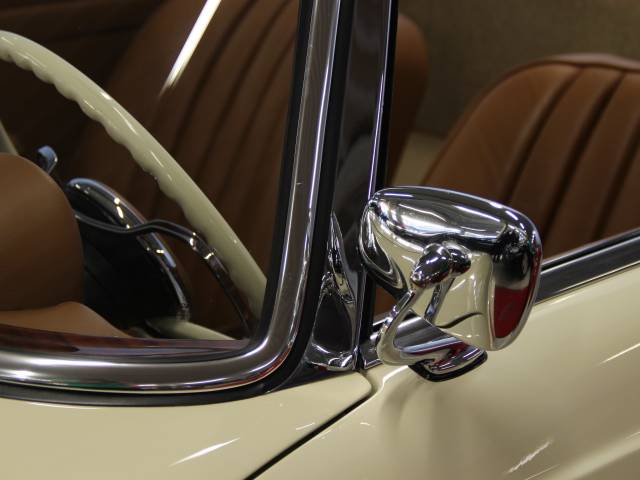 Mercedes-Benz 230 SL