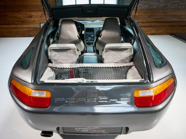 Porsche 928 S4