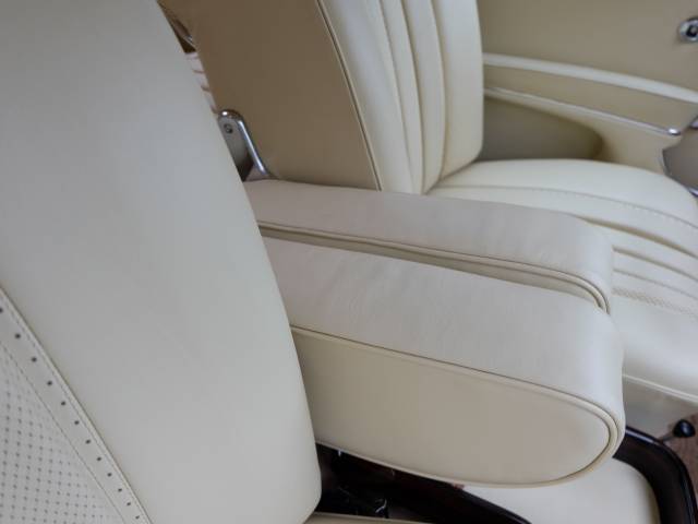 Mercedes-Benz 300 SE