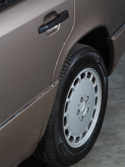 Mercedes-Benz 300 E 4-Matic