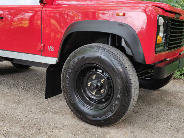 Land Rover Defender 110
