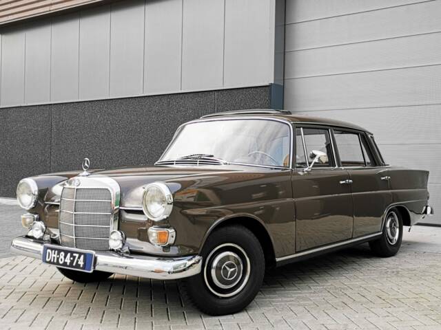 Image 1/5 of Mercedes-Benz 200 D (1967)