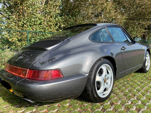 Porsche 911 Carrera 4
