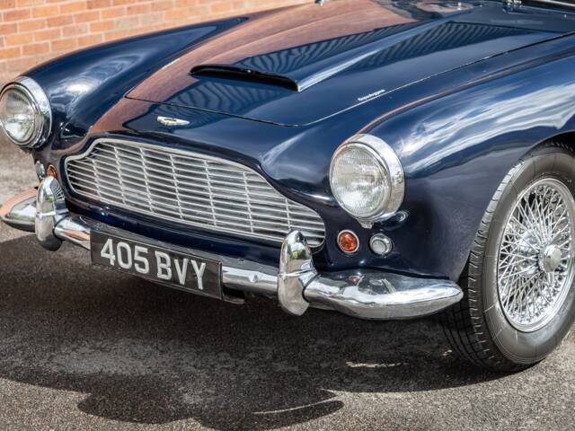 Aston Martin DB 4