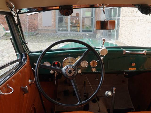 BMW 329