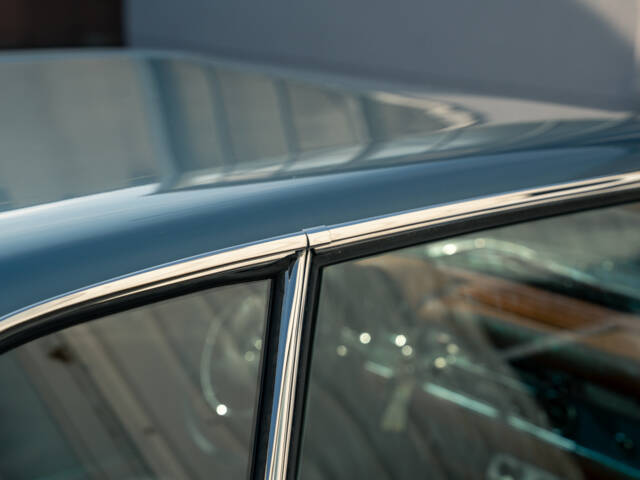 Mercedes-Benz 280 SL