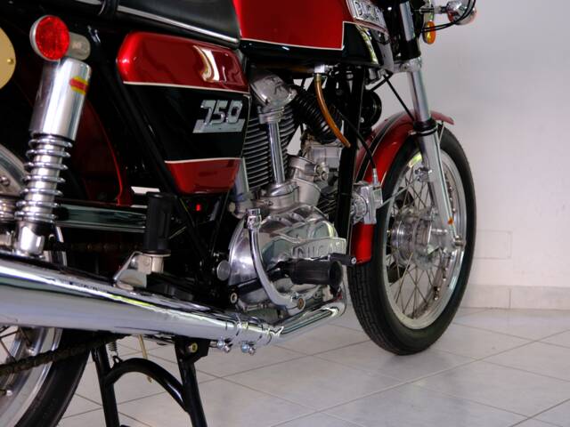 Ducati 750 GT